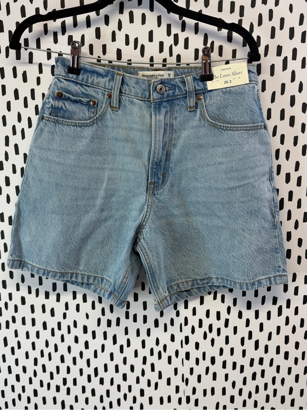 Abercrombie & Fitch High Rise Loose Short Womens 2/26 Light Wash Blue Denim nwt